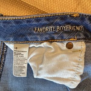 American Eagle. Medium blue denim. Size 18 . Good condition.